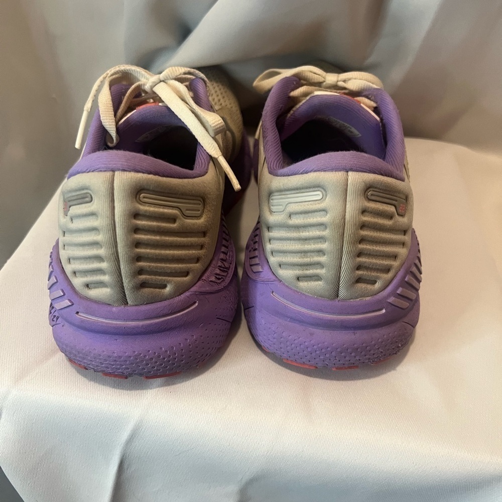 Brooks Adrenaline GTS 22 Women's Running Shoes - Cream and Purple - Picture 8 of 11
